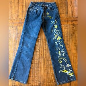 Metro style Y2K embroidered jeans, size 4 boho floral scrolls vintage 2000s